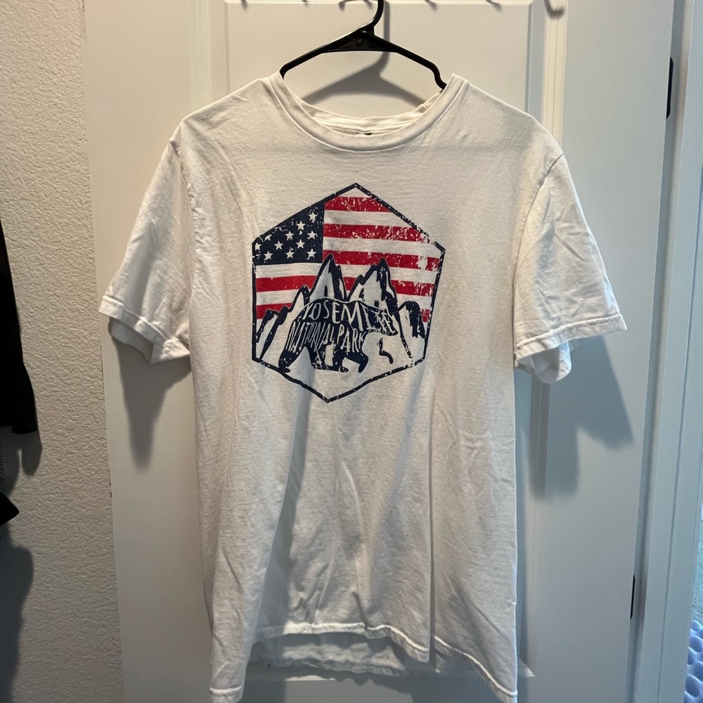 Yosemite National Park t shirts size Men’s Medium